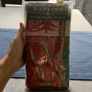 Plain napkins - set of 4